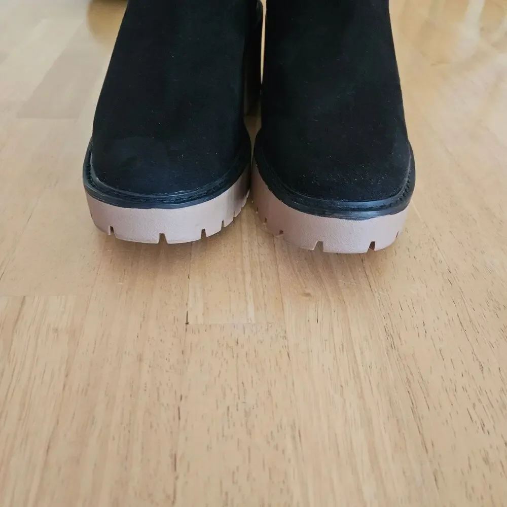 Universal Thread Crispin Chelsea Boots Black Faux Suede Sz 7M